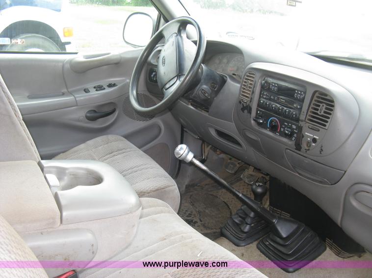 image for item K8611 1998 Ford F150 XLT SuperCab pickup truck