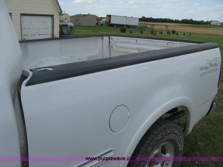 image for item K8611 1998 Ford F150 XLT SuperCab pickup truck