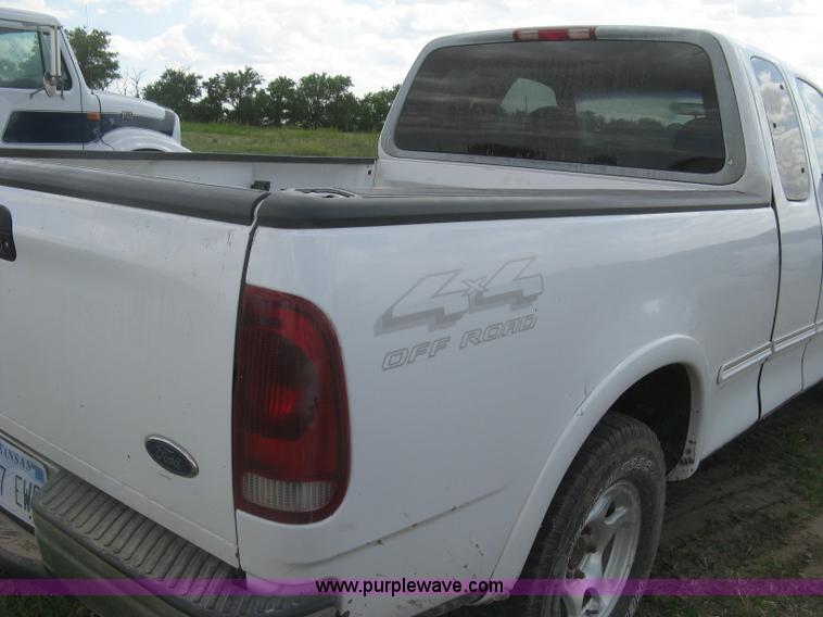 image for item K8611 1998 Ford F150 XLT SuperCab pickup truck
