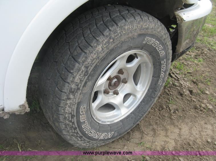 image for item K8611 1998 Ford F150 XLT SuperCab pickup truck