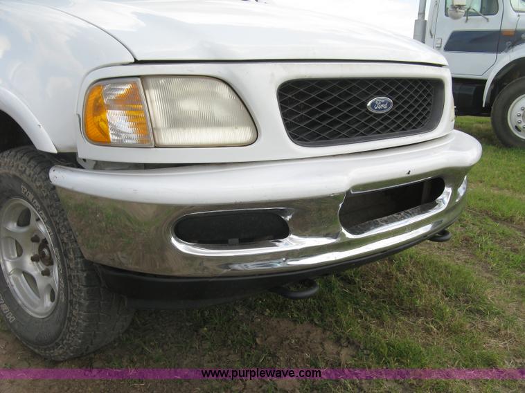 image for item K8611 1998 Ford F150 XLT SuperCab pickup truck