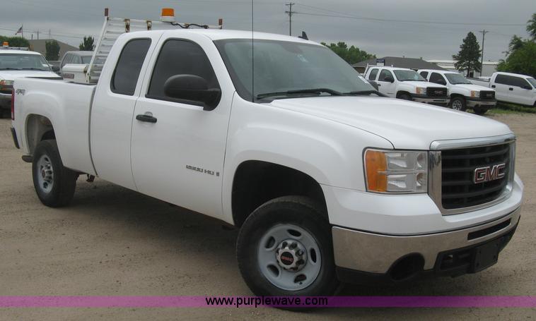 image for item K8643 2008 GMC Sierra 2500HD Ext. Cab pickup truck