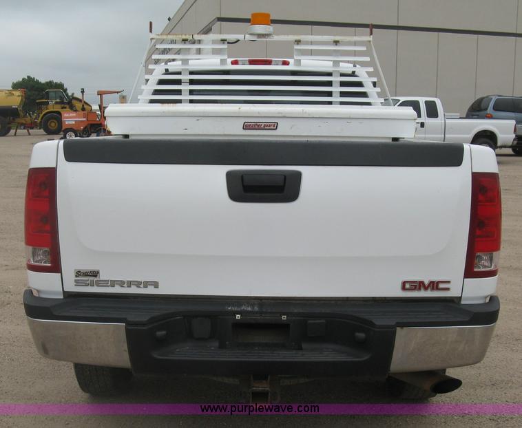image for item K8643 2008 GMC Sierra 2500HD Ext. Cab pickup truck