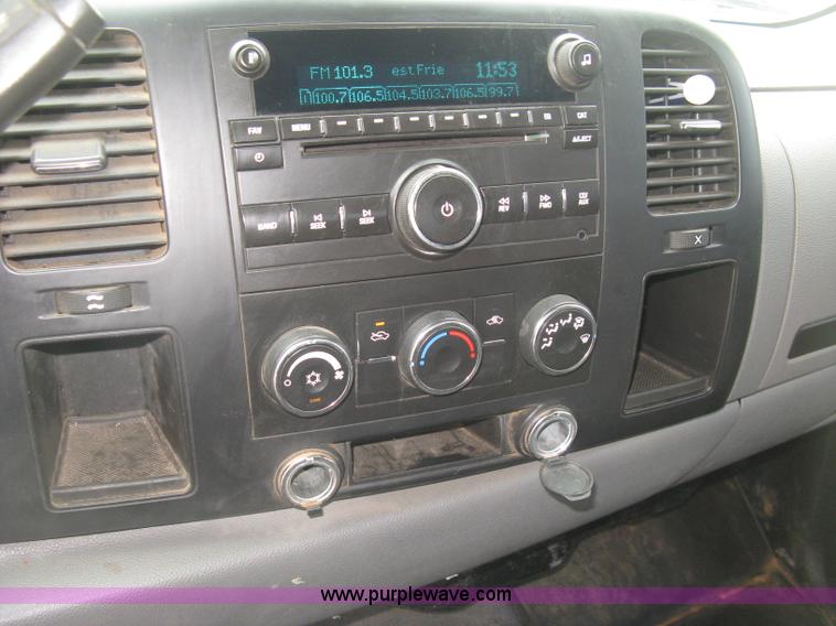 image for item K8643 2008 GMC Sierra 2500HD Ext. Cab pickup truck