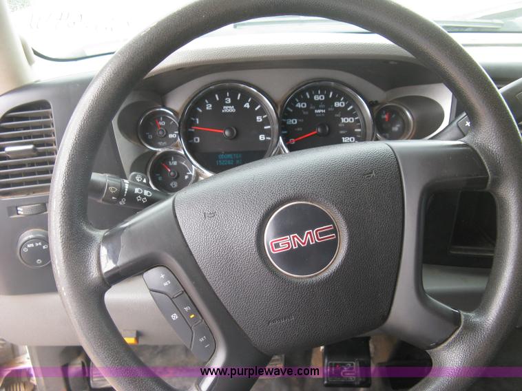 image for item K8643 2008 GMC Sierra 2500HD Ext. Cab pickup truck