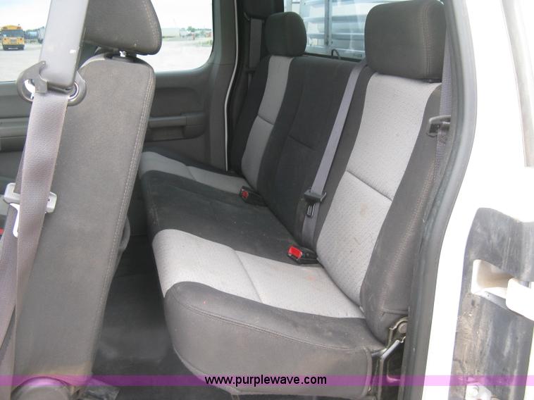 image for item K8643 2008 GMC Sierra 2500HD Ext. Cab pickup truck