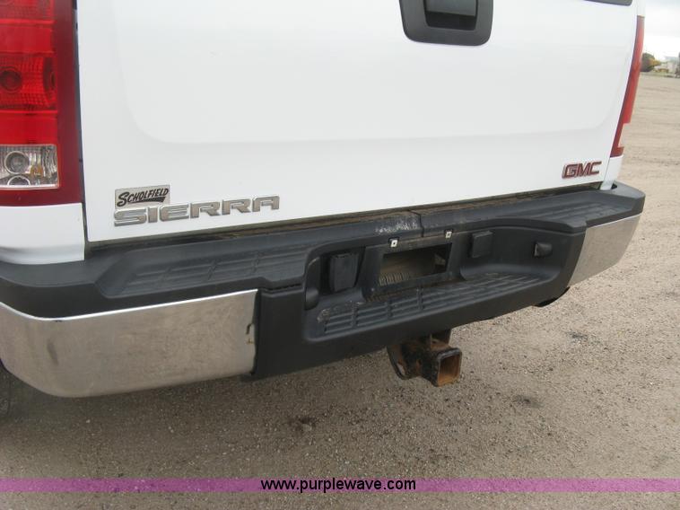 image for item K8643 2008 GMC Sierra 2500HD Ext. Cab pickup truck