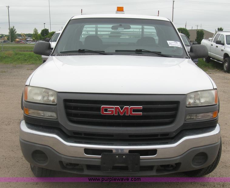 image for item K8644 2007 GMC Sierra Classic 2500HD Ext. Cab pickup truck