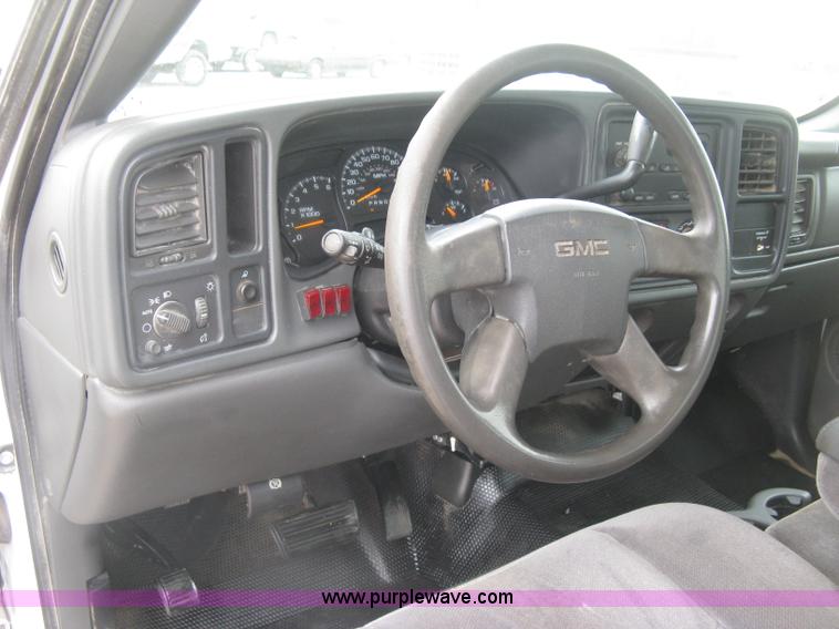 image for item K8644 2007 GMC Sierra Classic 2500HD Ext. Cab pickup truck