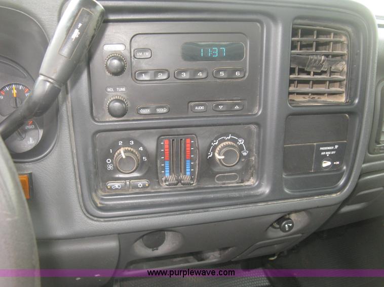 image for item K8644 2007 GMC Sierra Classic 2500HD Ext. Cab pickup truck