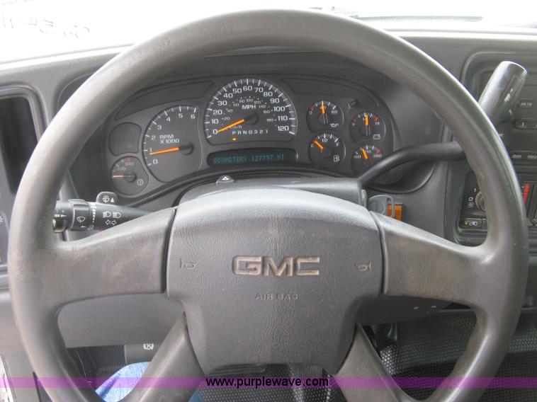 image for item K8644 2007 GMC Sierra Classic 2500HD Ext. Cab pickup truck