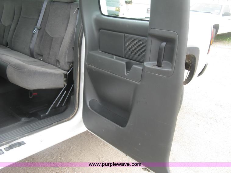 image for item K8644 2007 GMC Sierra Classic 2500HD Ext. Cab pickup truck