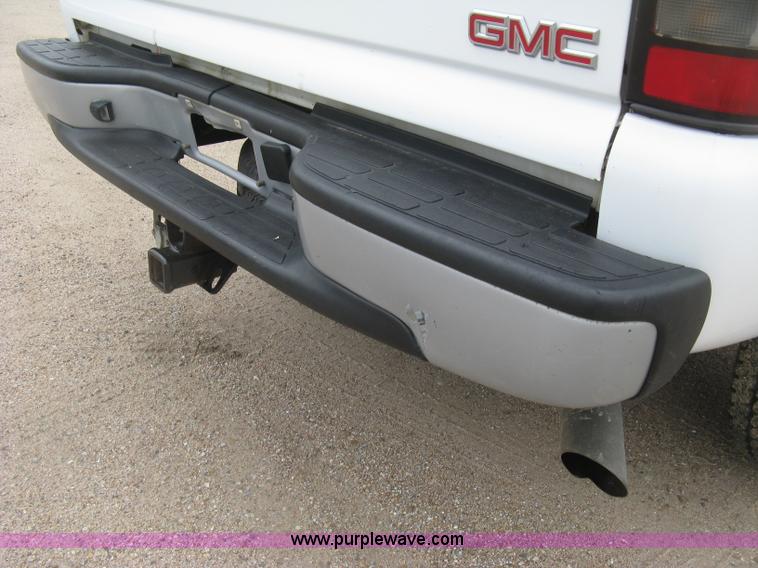 image for item K8644 2007 GMC Sierra Classic 2500HD Ext. Cab pickup truck