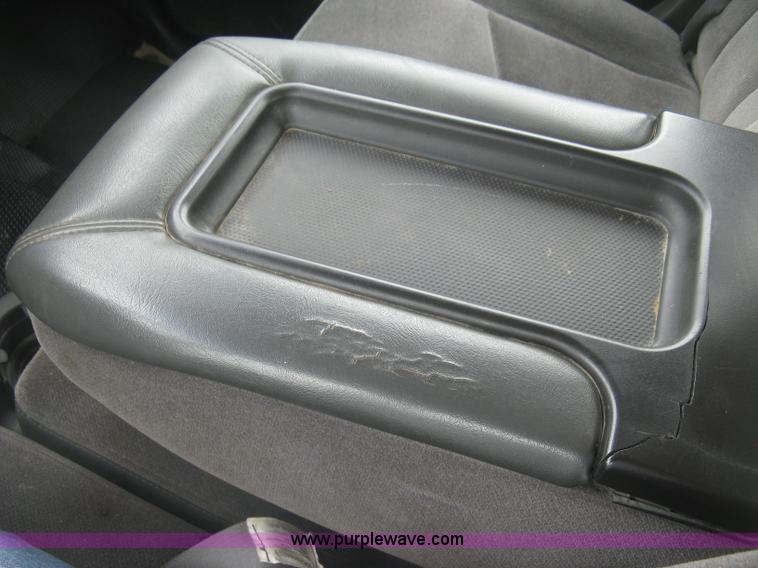 image for item K8644 2007 GMC Sierra Classic 2500HD Ext. Cab pickup truck