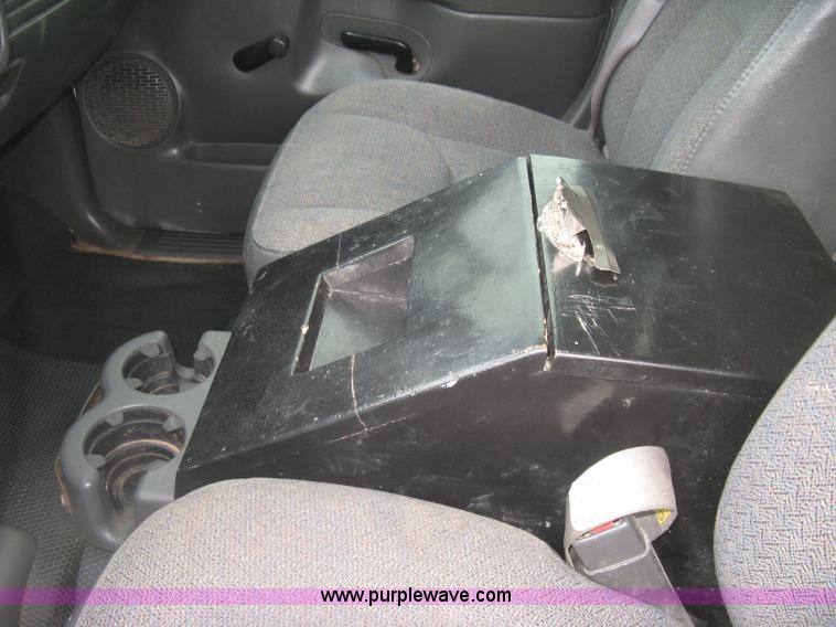 image for item K8647 2005 GMC Sierra 2500HD Ext. Cab pickup truck