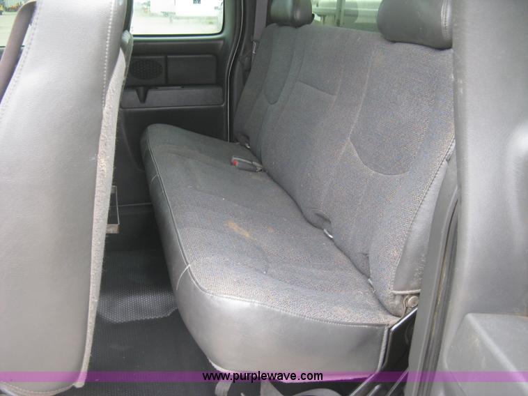 image for item K8647 2005 GMC Sierra 2500HD Ext. Cab pickup truck