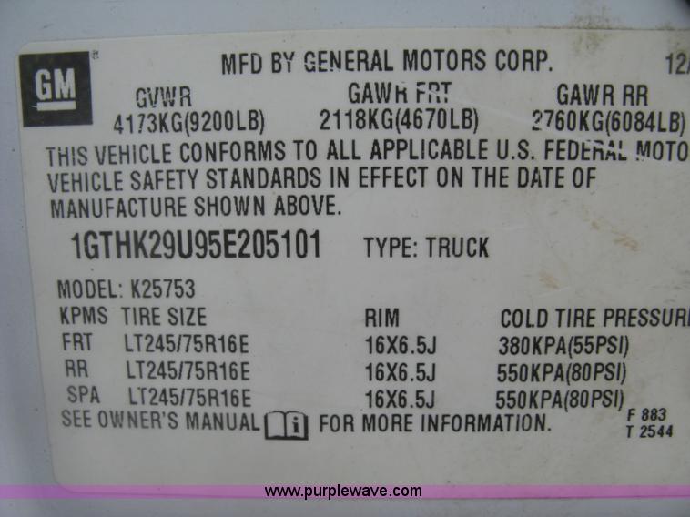 image for item K8647 2005 GMC Sierra 2500HD Ext. Cab pickup truck