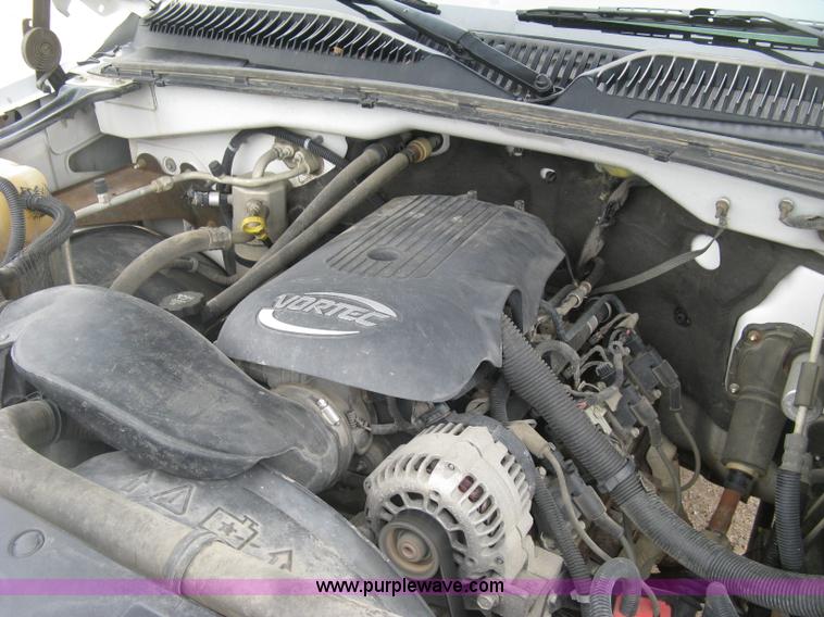 image for item K8647 2005 GMC Sierra 2500HD Ext. Cab pickup truck