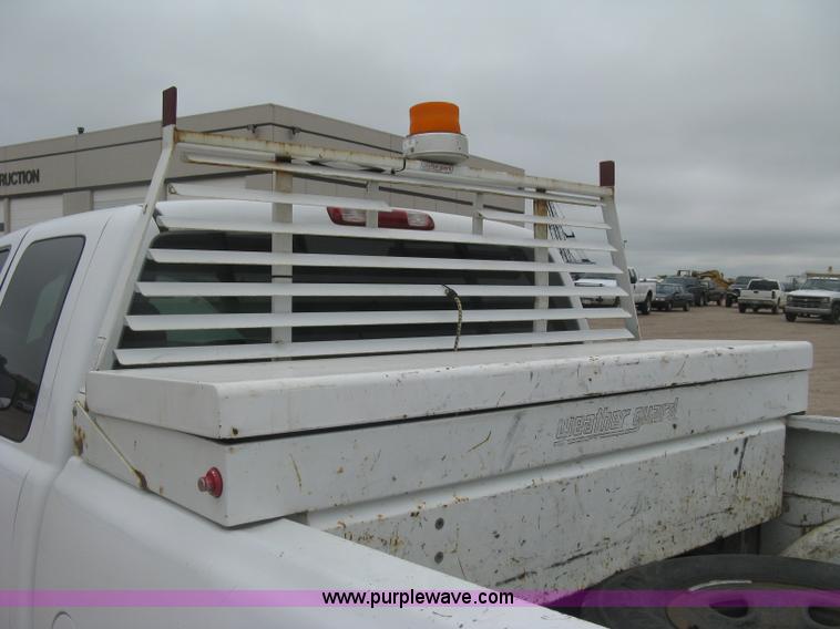 image for item K8647 2005 GMC Sierra 2500HD Ext. Cab pickup truck