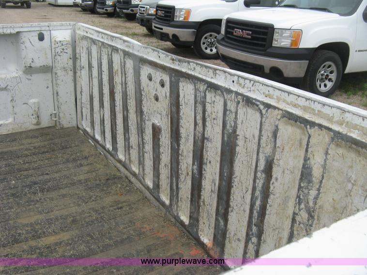 image for item K8647 2005 GMC Sierra 2500HD Ext. Cab pickup truck