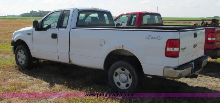 image for item L2503 2005 Ford F150 XL pickup truck