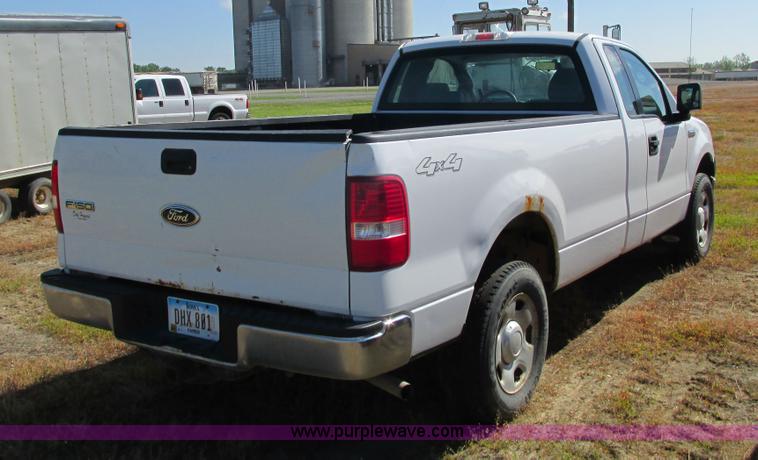 image for item L2503 2005 Ford F150 XL pickup truck