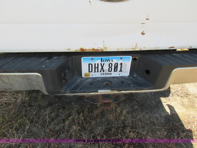 image for item L2503 2005 Ford F150 XL pickup truck