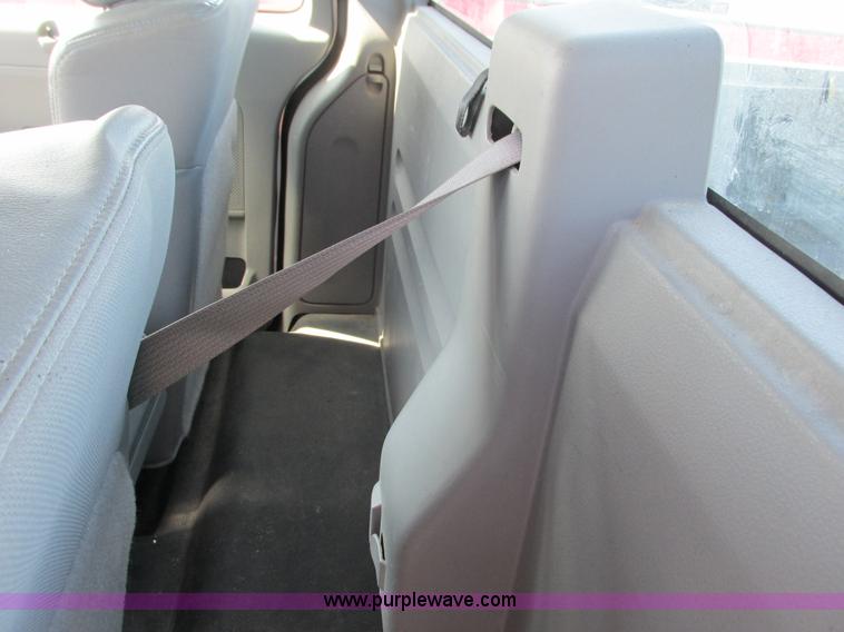 image for item L2503 2005 Ford F150 XL pickup truck