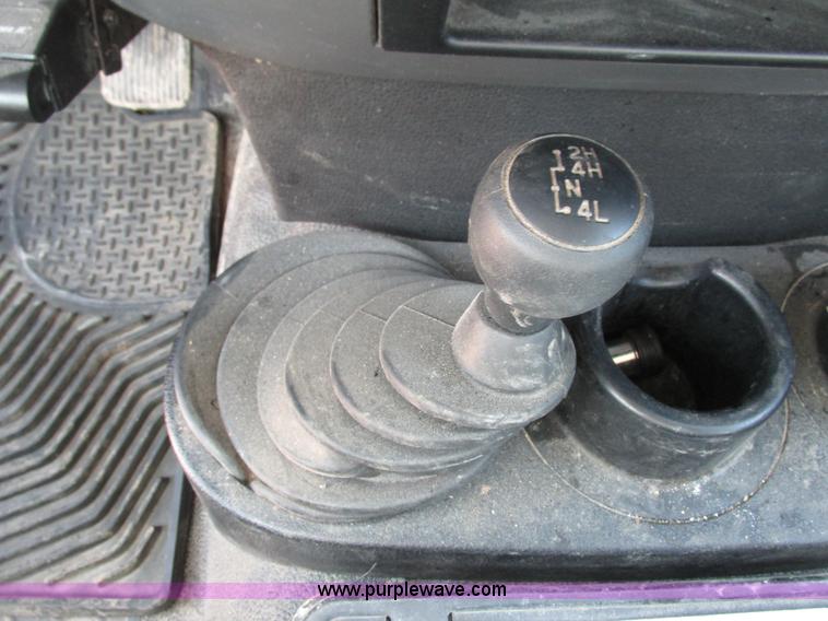 image for item L2503 2005 Ford F150 XL pickup truck