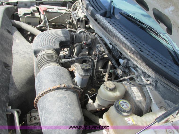 image for item L2503 2005 Ford F150 XL pickup truck