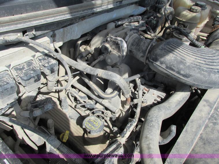 image for item L2503 2005 Ford F150 XL pickup truck