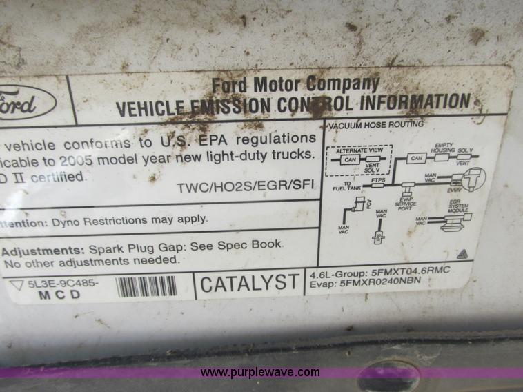 image for item L2503 2005 Ford F150 XL pickup truck