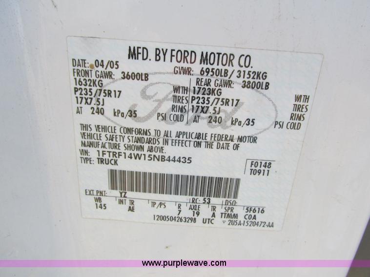 image for item L2503 2005 Ford F150 XL pickup truck