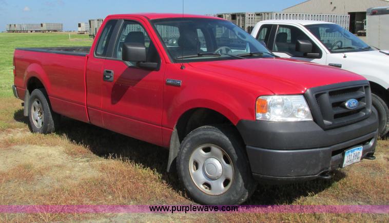 image for item L2504 2007 Ford F150 XL pickup truck