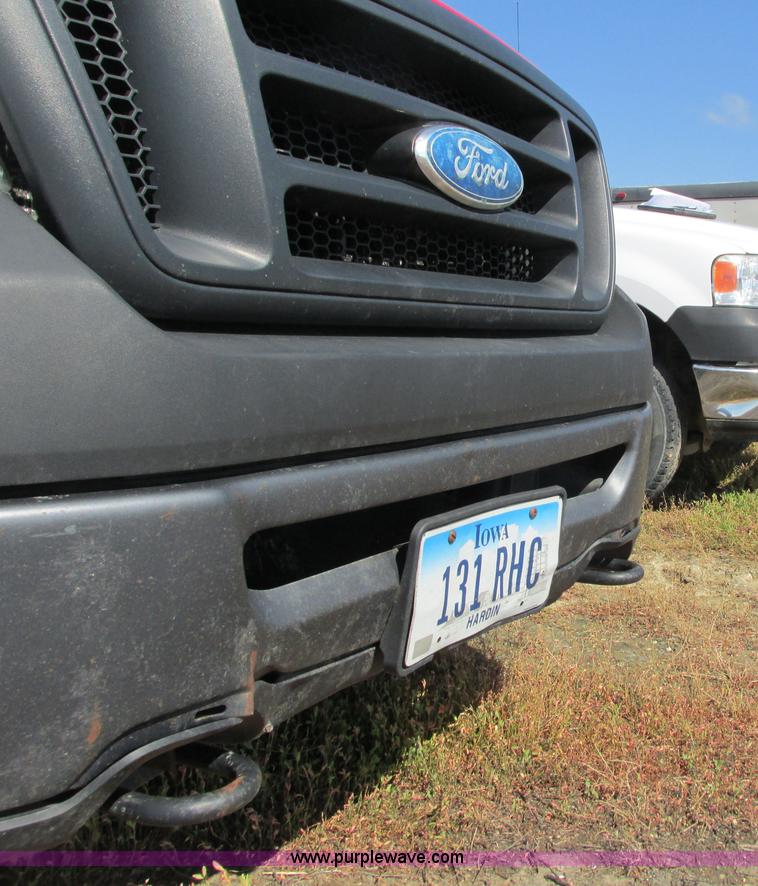 image for item L2504 2007 Ford F150 XL pickup truck