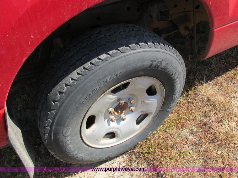 image for item L2504 2007 Ford F150 XL pickup truck