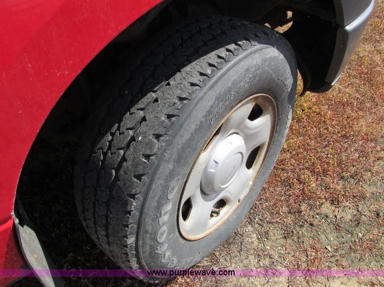 image for item L2504 2007 Ford F150 XL pickup truck