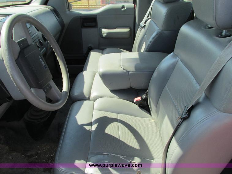 image for item L2504 2007 Ford F150 XL pickup truck