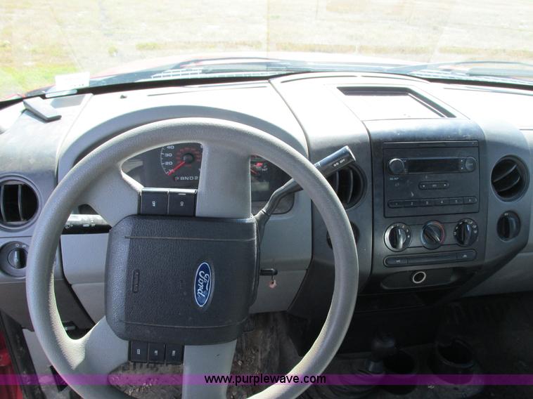 image for item L2504 2007 Ford F150 XL pickup truck