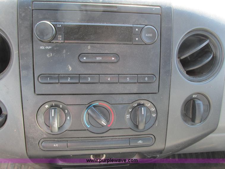 image for item L2504 2007 Ford F150 XL pickup truck