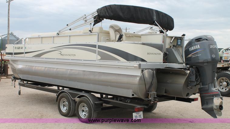 image for item L4255 2008 FSI Bennington 2275 tritoon boat