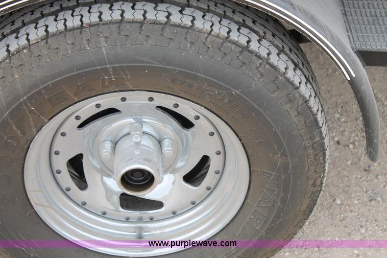 image for item L4255 2008 FSI Bennington 2275 tritoon boat