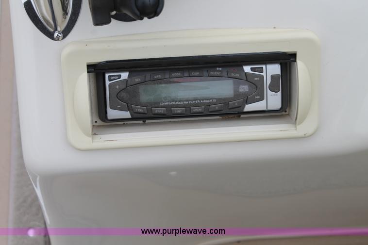 image for item L4255 2008 FSI Bennington 2275 tritoon boat