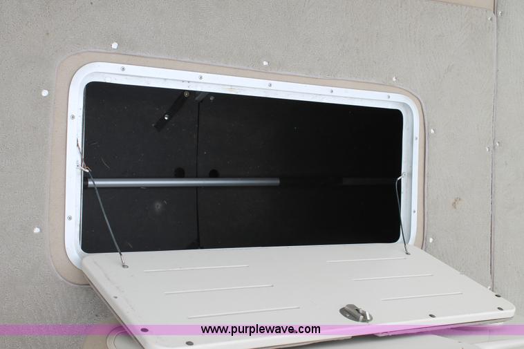 image for item L4255 2008 FSI Bennington 2275 tritoon boat