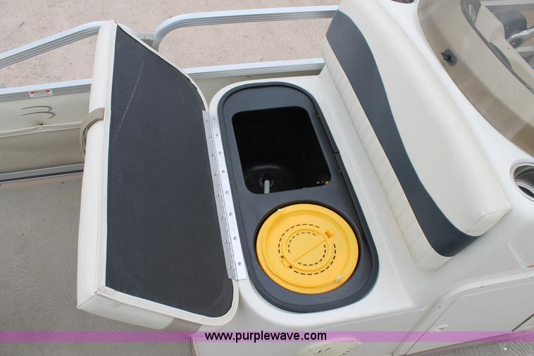 image for item L4255 2008 FSI Bennington 2275 tritoon boat