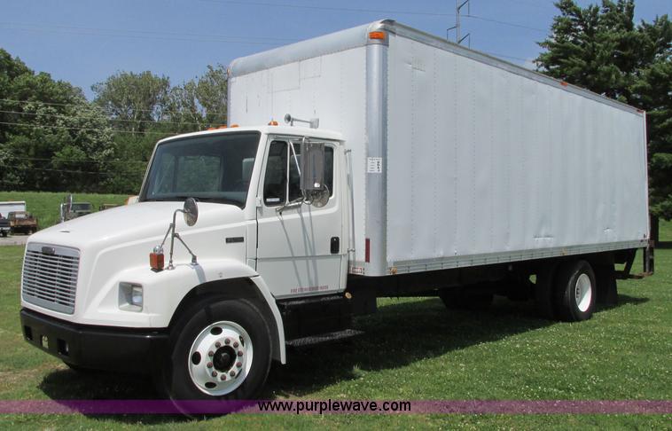 image for item R9322 2004 Freightliner FL70 box truck