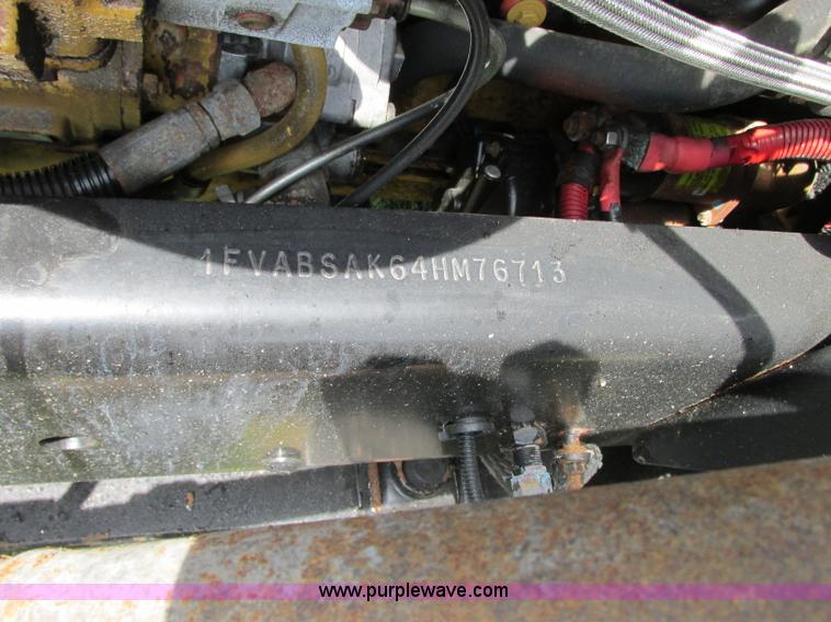 image for item R9322 2004 Freightliner FL70 box truck