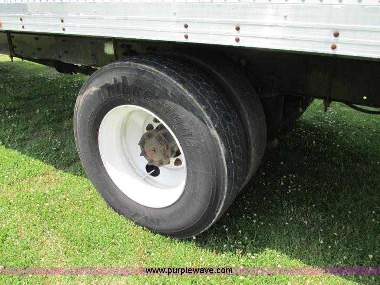 image for item R9322 2004 Freightliner FL70 box truck