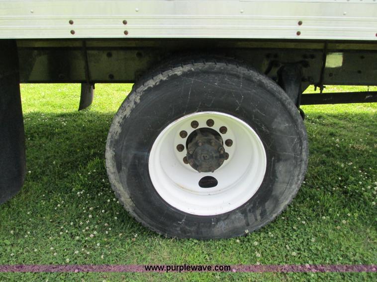 image for item R9322 2004 Freightliner FL70 box truck