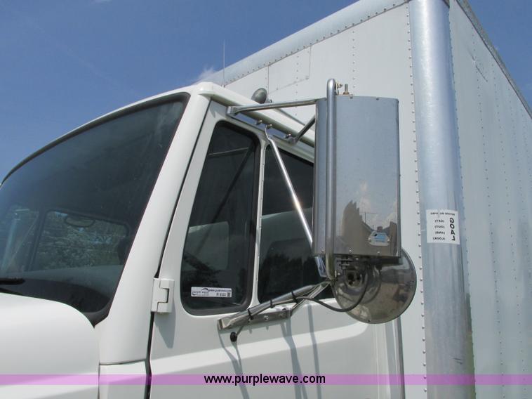 image for item R9322 2004 Freightliner FL70 box truck